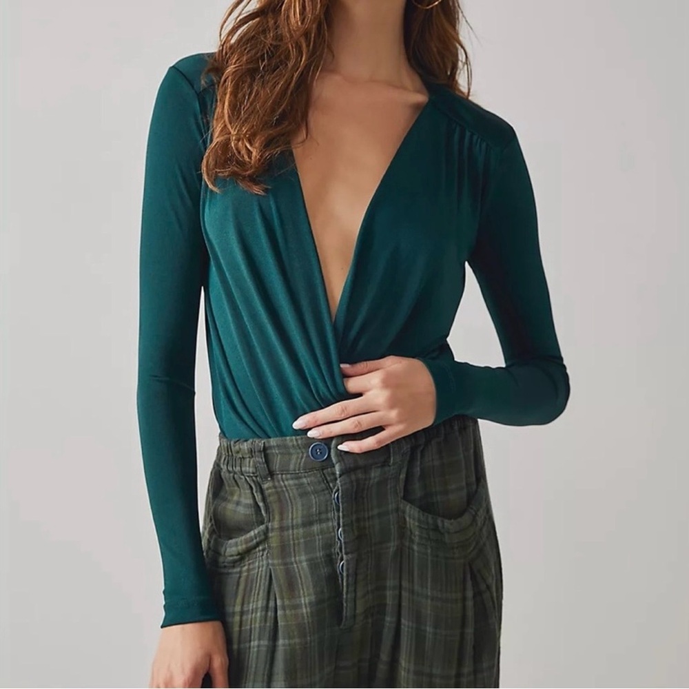 Intimately by Free People ‘Turnt’ Long-Sleeve Bodysuit in Pine Green Size Medium